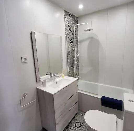 Apartamento Moderno Cerca Del Mar-playa Y Centro A 2 Min Estepona