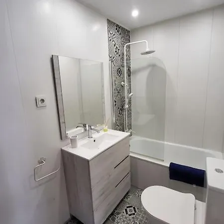 Apartamento Moderno Cerca Del Mar-playa Y Centro A 2 Min Estepona